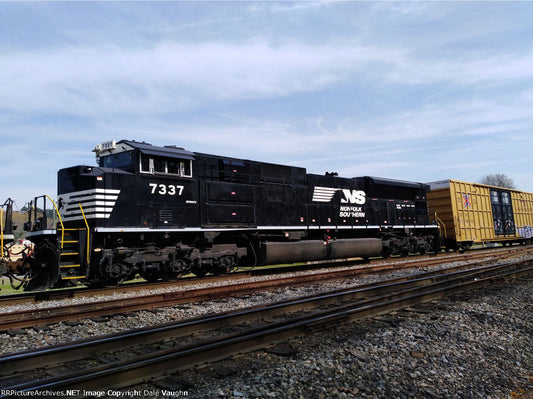 Kato N Scale Norfolk Southern #7337 SD70ACu 176-8561
